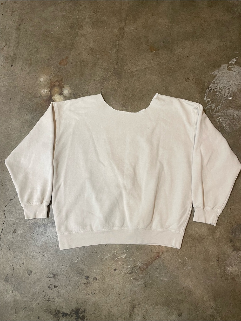 Brandy Melville Rhode Island Oversized Sweatshirt - Picture 2 of 6